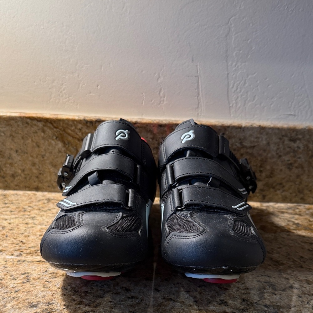 Peloton Black Cycling Shoes with Red Interior - Picture 5 of 7